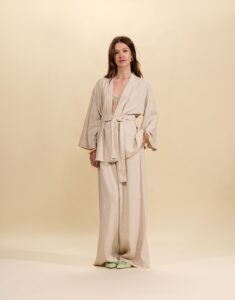 Essenza kimono short, linnen met bijpassende broek.